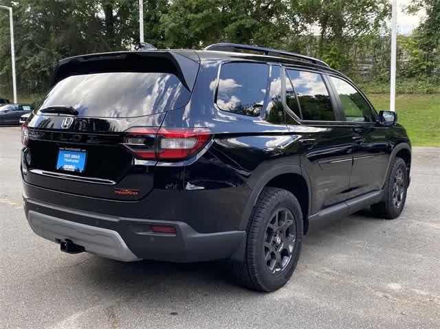 new 2025 Honda Pilot car, priced at $50,495