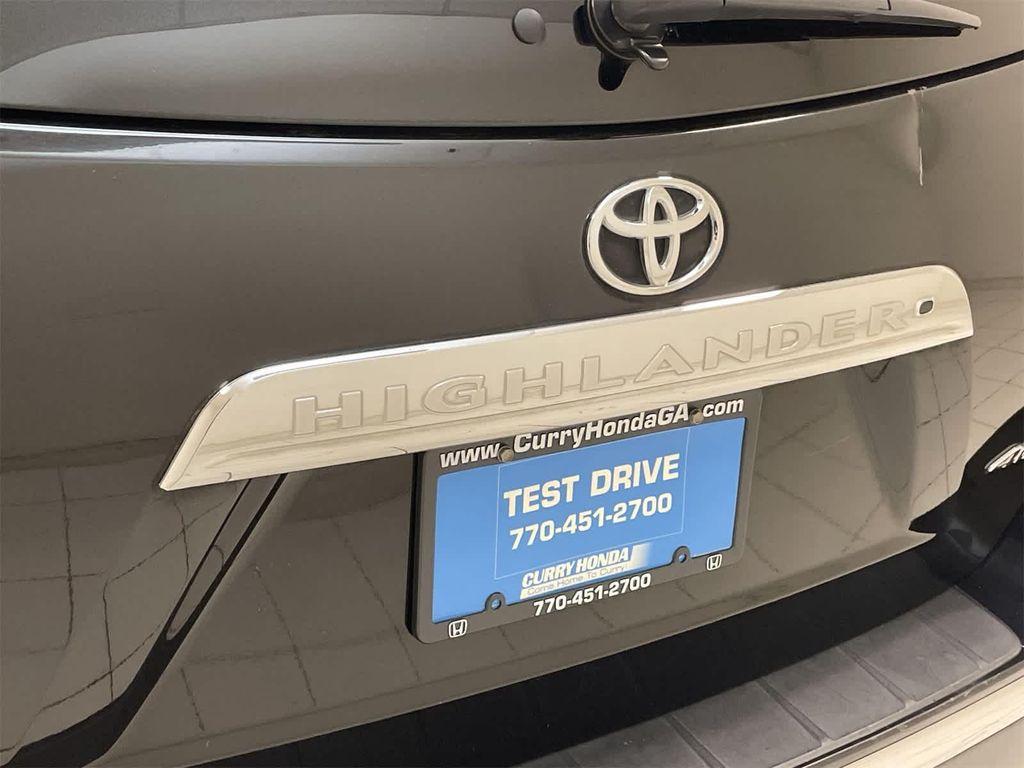 used 2013 Toyota Highlander car, priced at $13,900