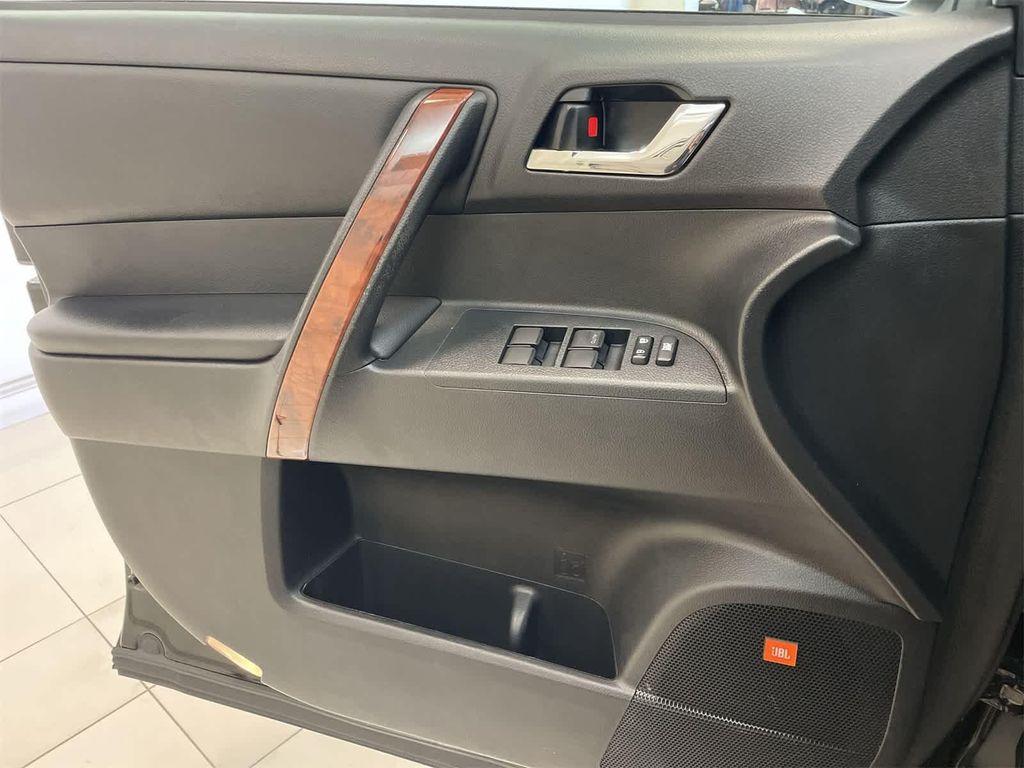 used 2013 Toyota Highlander car, priced at $13,900