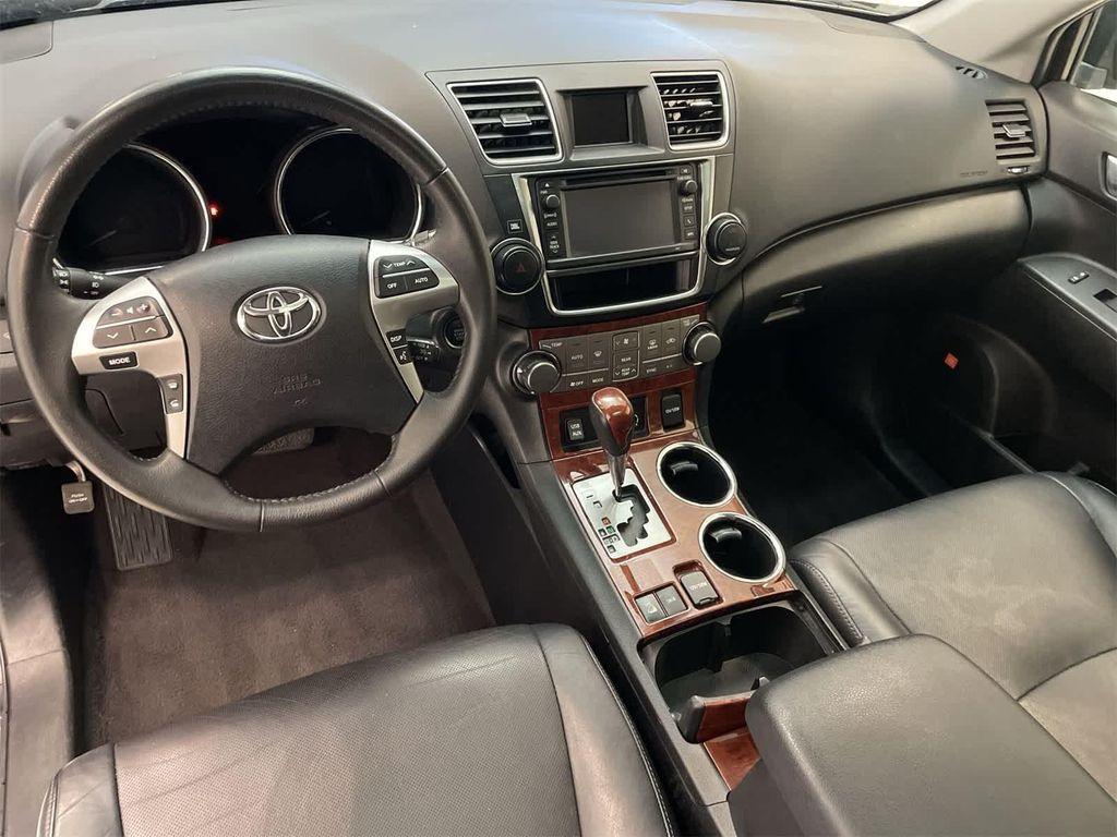 used 2013 Toyota Highlander car, priced at $13,900