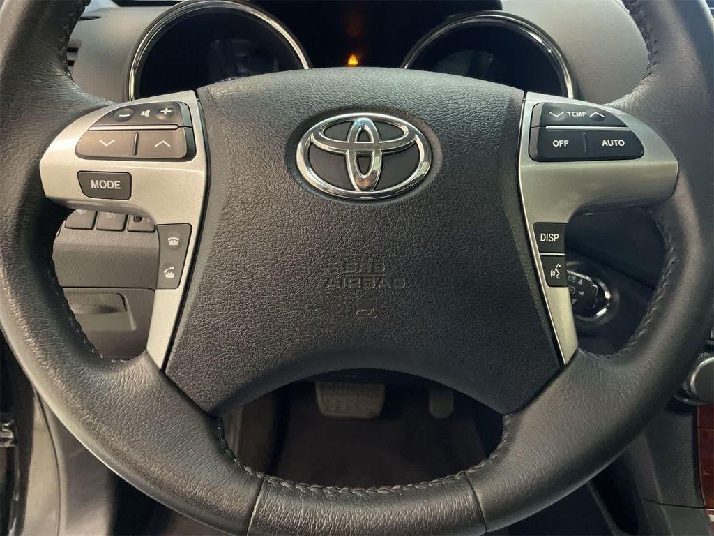 used 2013 Toyota Highlander car, priced at $13,900