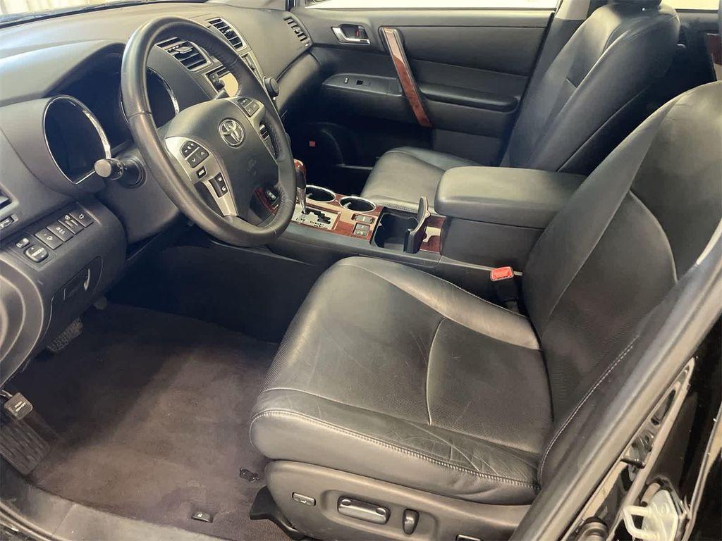used 2013 Toyota Highlander car, priced at $13,900