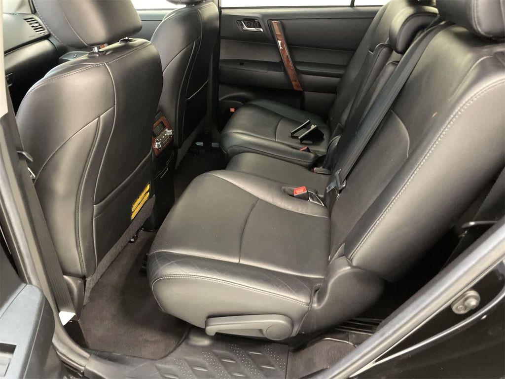 used 2013 Toyota Highlander car, priced at $13,900