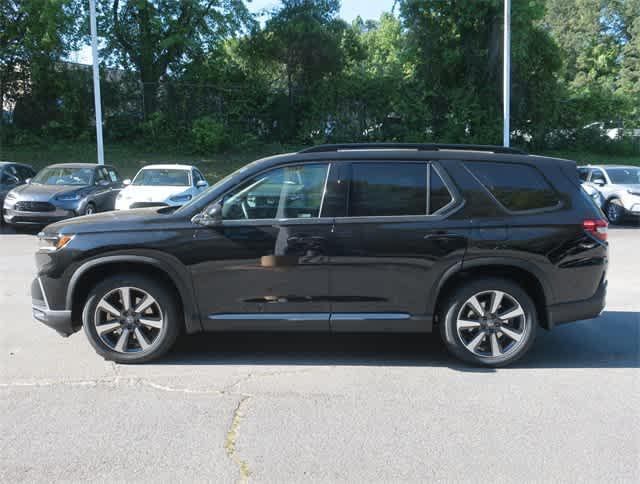 new 2025 Honda Pilot car, priced at $54,530