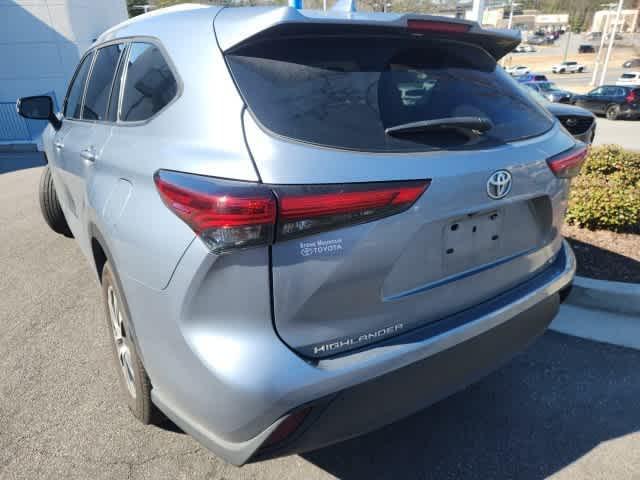 used 2022 Toyota Highlander car, priced at $31,678