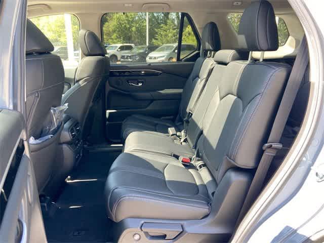 new 2025 Honda Pilot car, priced at $53,650