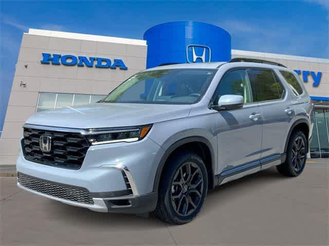 new 2025 Honda Pilot car, priced at $53,650