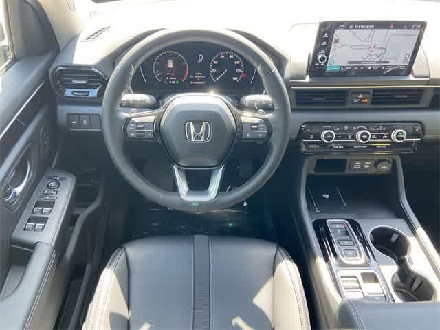 new 2025 Honda Pilot car, priced at $53,650