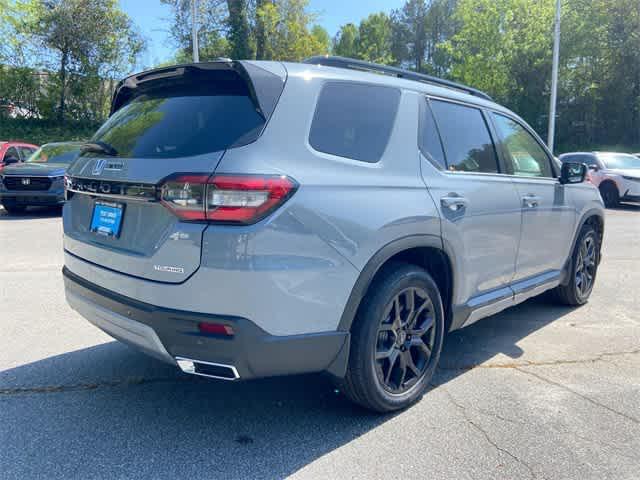 new 2025 Honda Pilot car, priced at $53,650