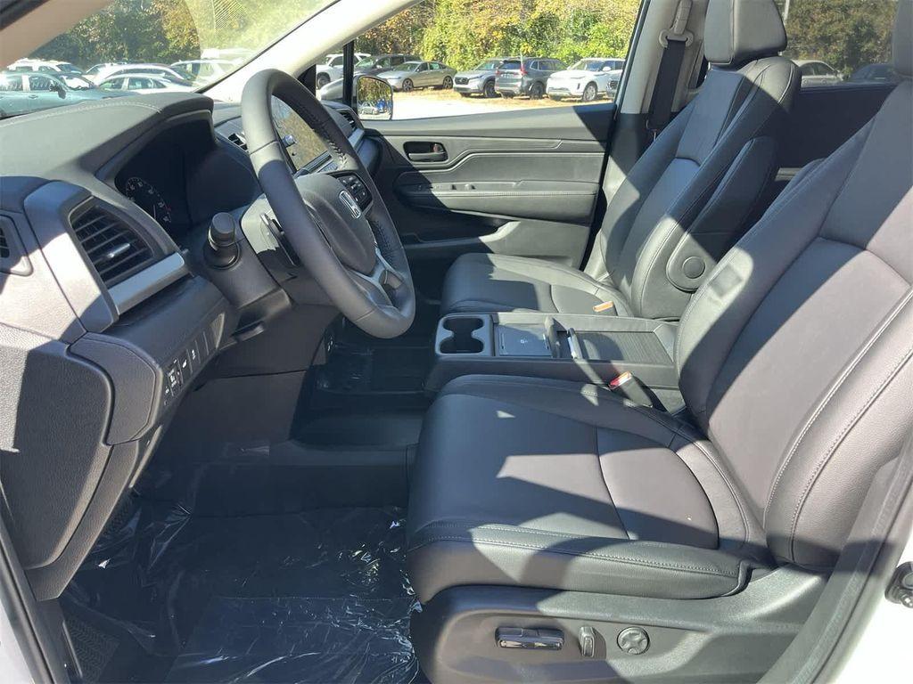 new 2026 Honda Odyssey car, priced at $46,140