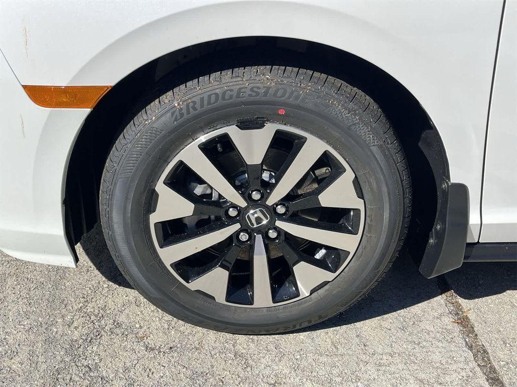 new 2026 Honda Odyssey car, priced at $46,140