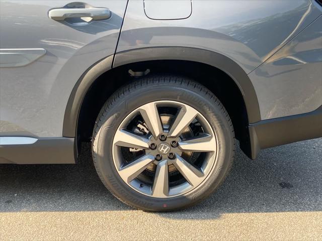 new 2025 Honda Pilot car, priced at $56,705