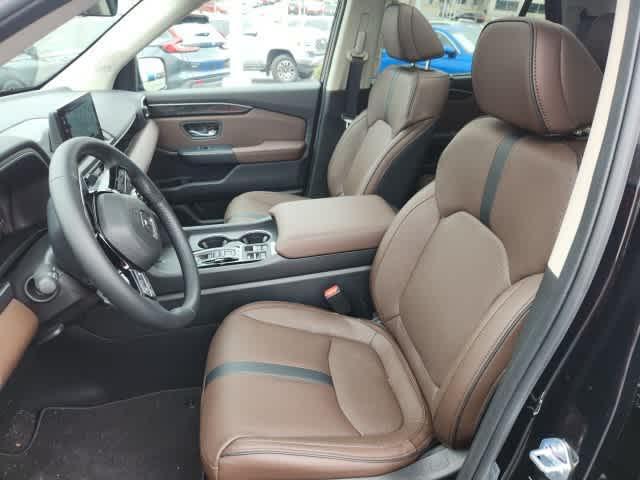 used 2025 Honda Pilot car, priced at $50,598