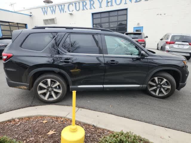 used 2025 Honda Pilot car, priced at $50,598