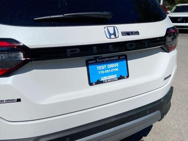 new 2025 Honda Pilot car, priced at $49,405