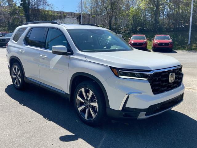 new 2025 Honda Pilot car, priced at $49,405