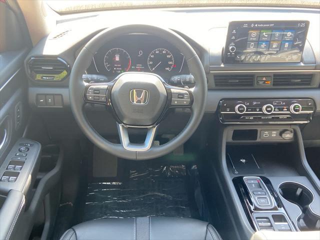 new 2025 Honda Pilot car, priced at $44,950