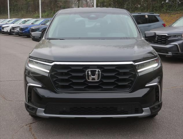 new 2025 Honda Pilot car, priced at $44,950