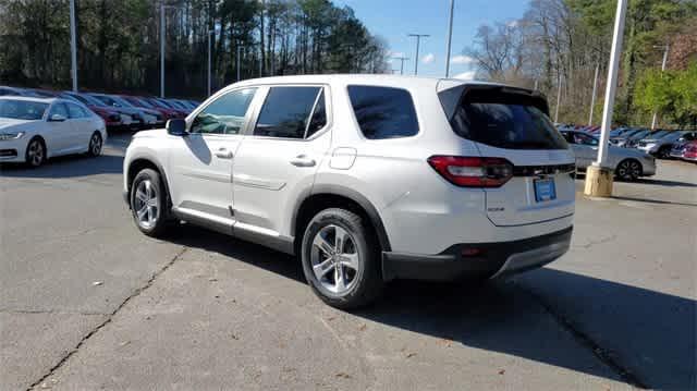 new 2025 Honda Pilot car, priced at $45,350