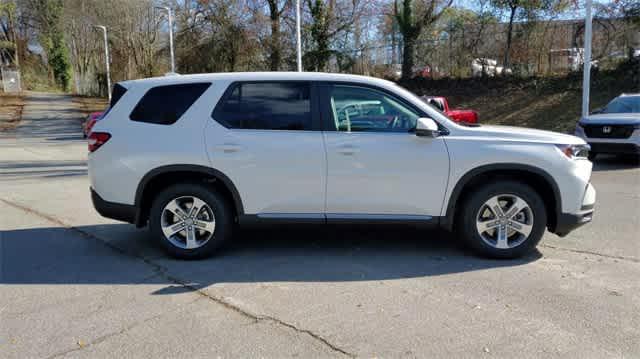 new 2025 Honda Pilot car, priced at $45,350