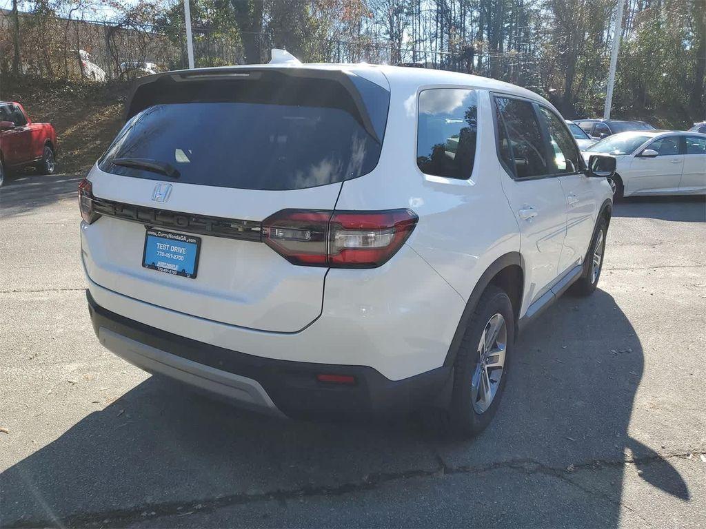 new 2025 Honda Pilot car, priced at $45,450