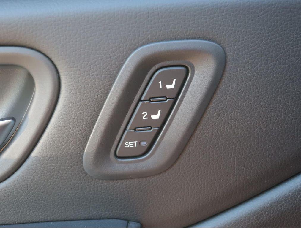 new 2025 Honda Pilot car, priced at $45,450