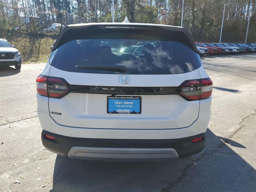 new 2025 Honda Pilot car, priced at $45,450