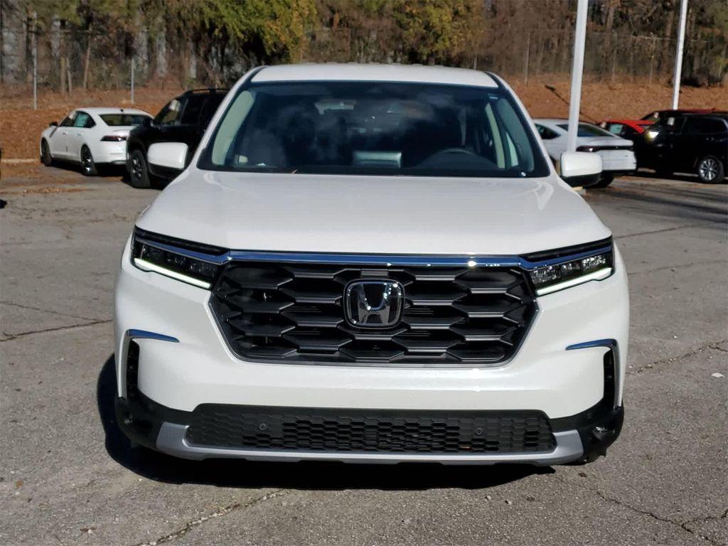 new 2025 Honda Pilot car, priced at $45,450