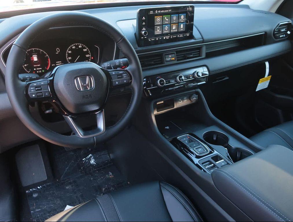 new 2025 Honda Pilot car, priced at $45,450