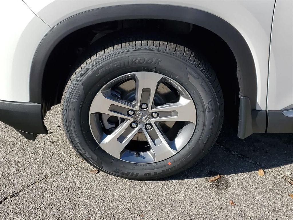 new 2025 Honda Pilot car, priced at $45,450