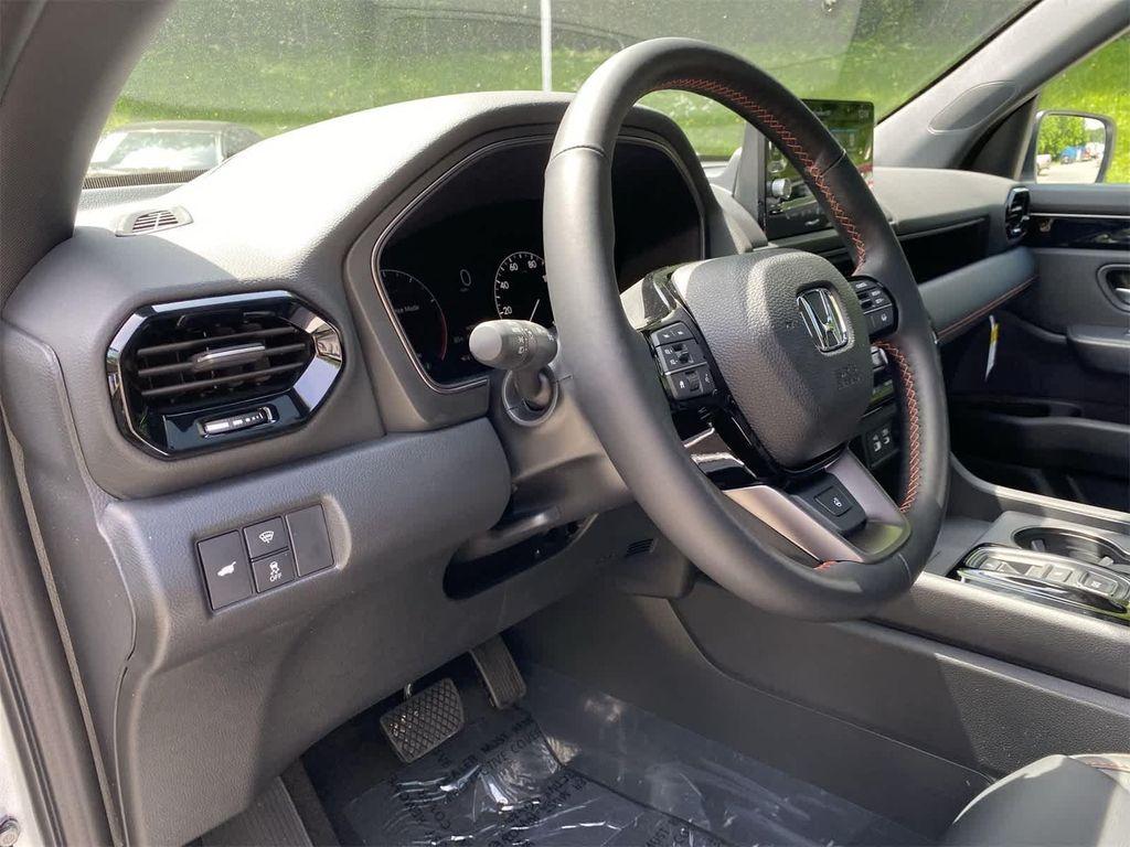 new 2025 Honda Pilot car, priced at $51,350
