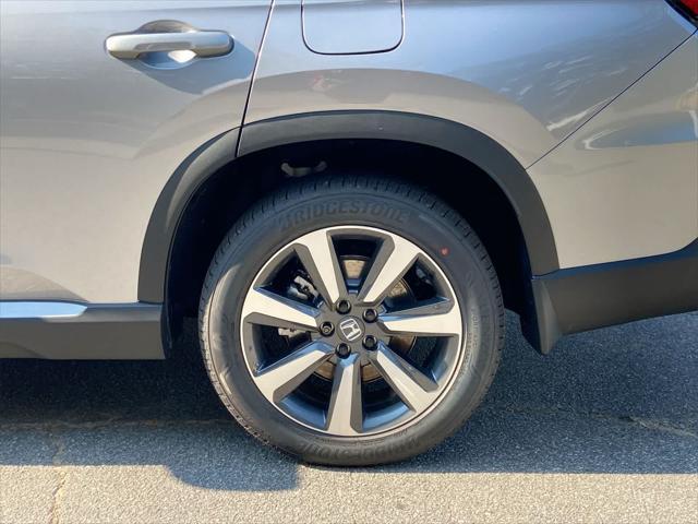 new 2025 Honda Pilot car, priced at $51,050