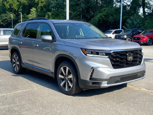 new 2025 Honda Pilot car, priced at $51,050
