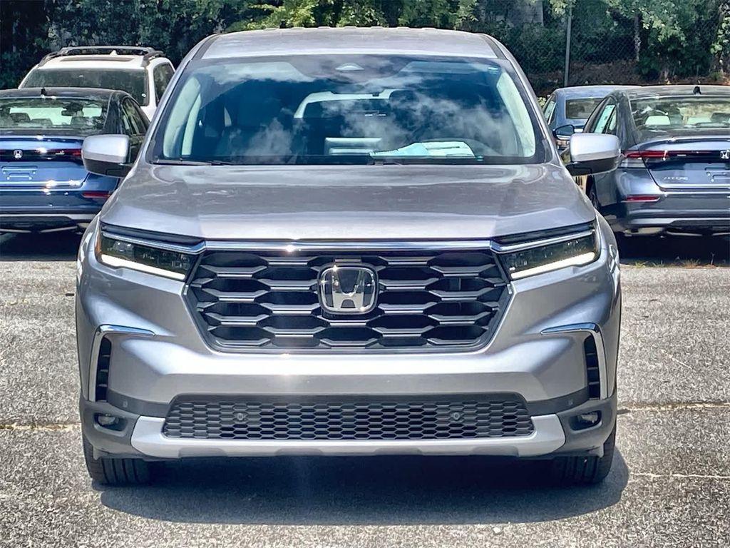 new 2025 Honda Pilot car, priced at $44,995