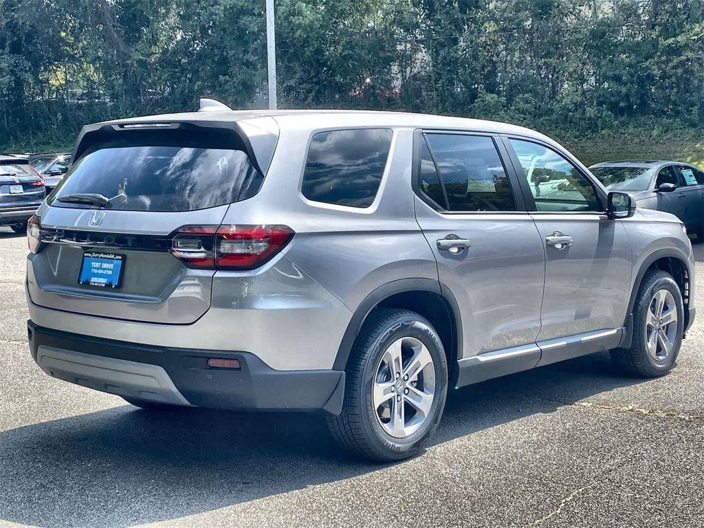 new 2025 Honda Pilot car, priced at $44,995