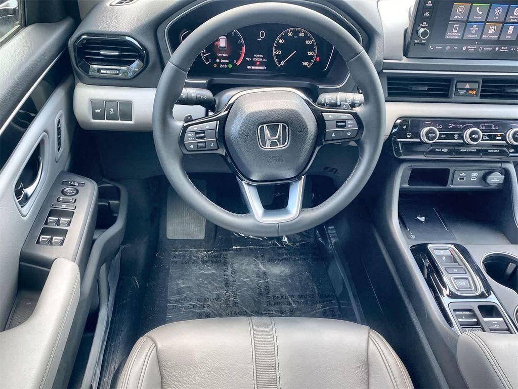 new 2025 Honda Pilot car, priced at $44,995