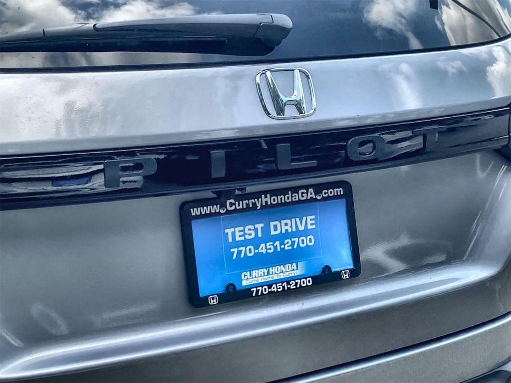 new 2025 Honda Pilot car, priced at $44,995