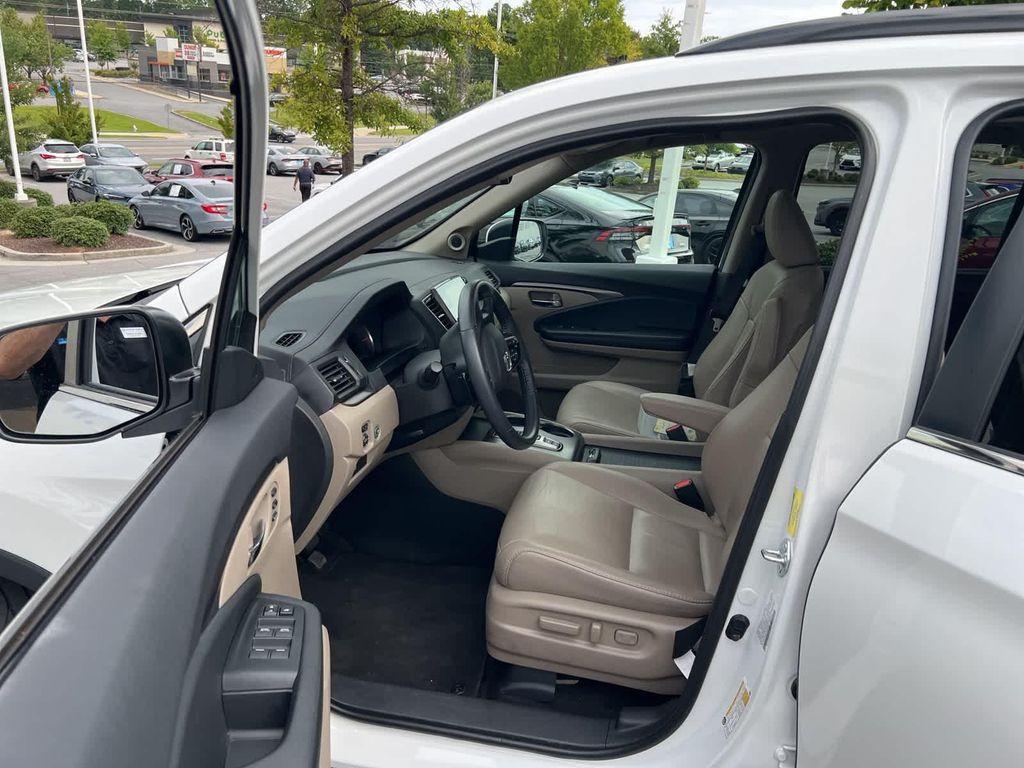 used 2022 Honda Pilot car, priced at $32,980