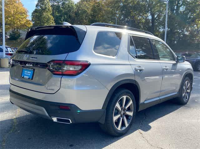 new 2025 Honda Pilot car, priced at $48,895