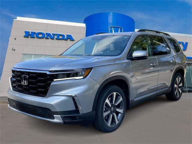 new 2025 Honda Pilot car, priced at $48,895