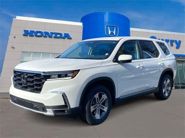 new 2025 Honda Pilot car, priced at $45,405