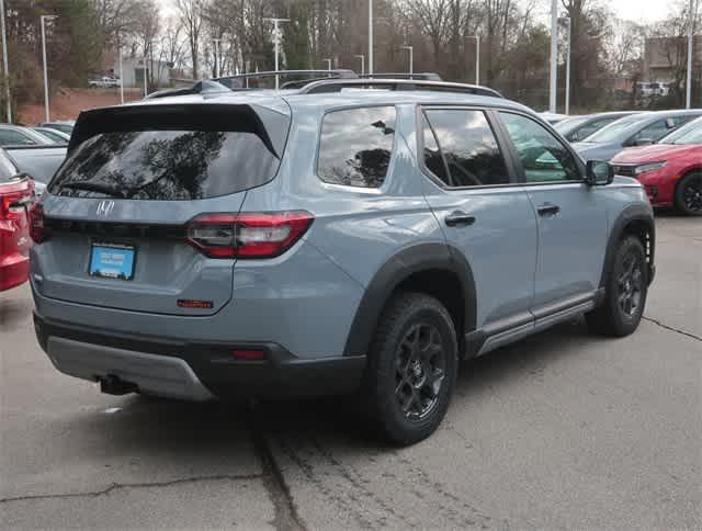 new 2025 Honda Pilot car, priced at $51,250