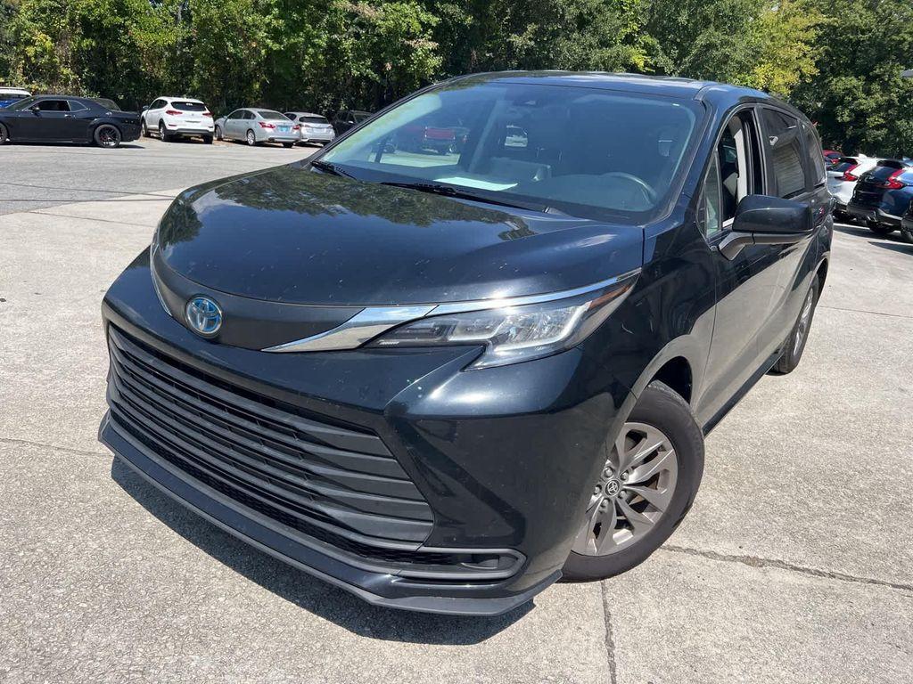 used 2023 Toyota Sienna car, priced at $33,112