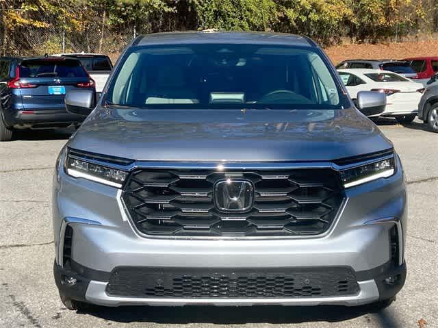 new 2025 Honda Pilot car, priced at $46,995