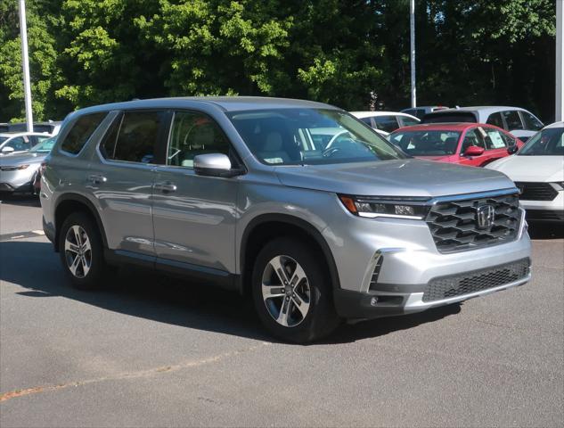new 2025 Honda Pilot car, priced at $44,950