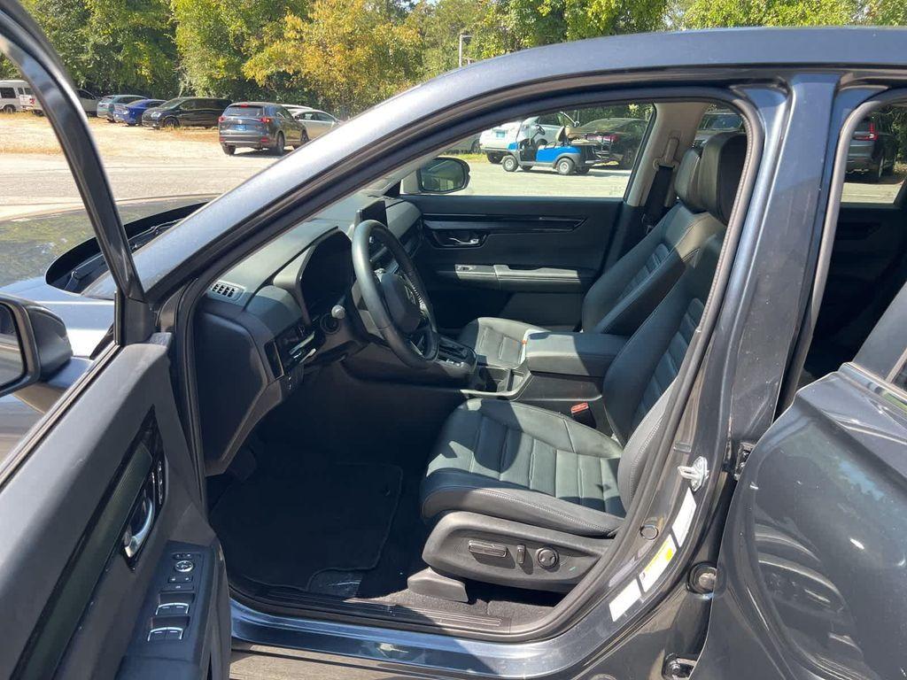 used 2025 Honda CR-V car, priced at $34,778