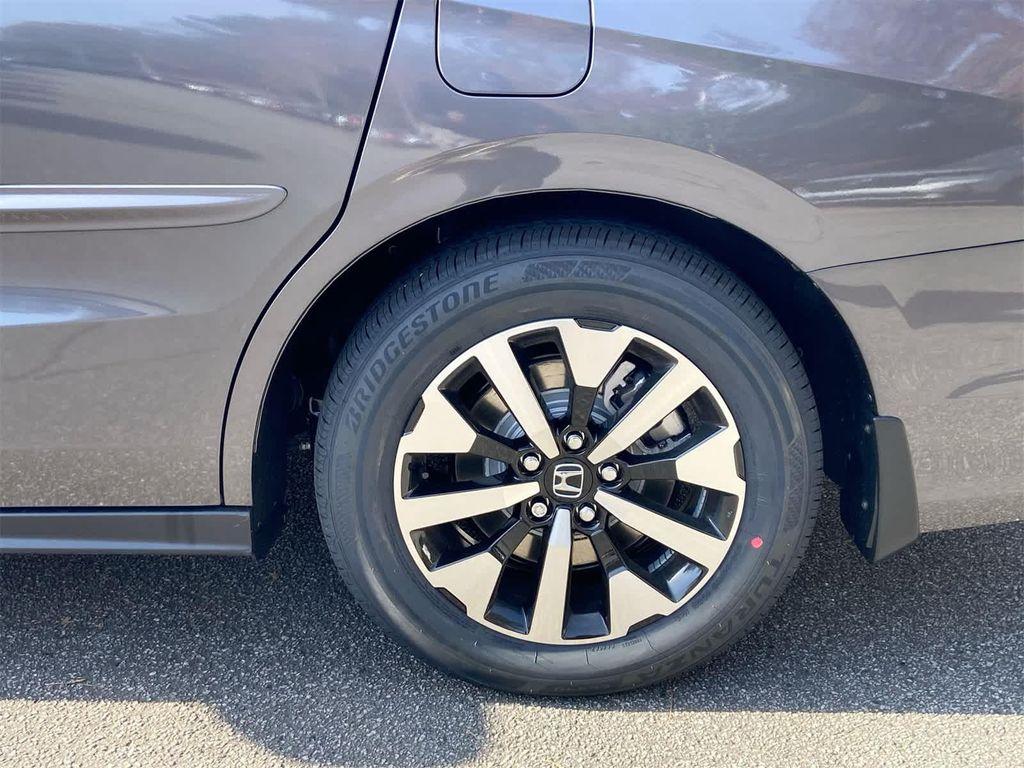 new 2026 Honda Odyssey car, priced at $44,290