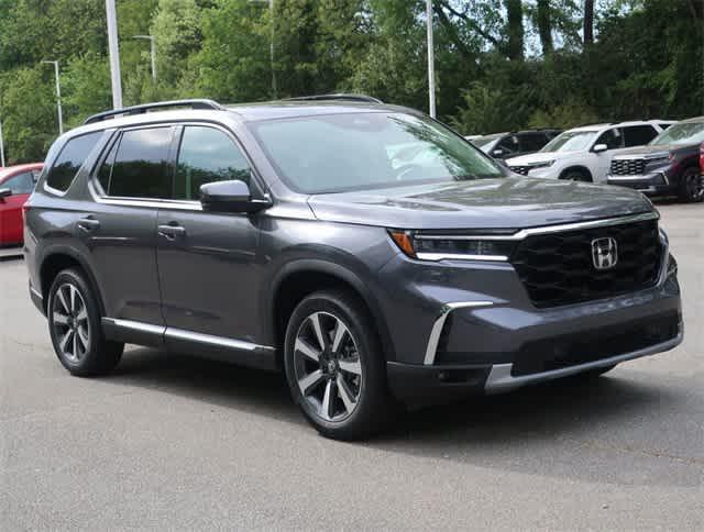 new 2025 Honda Pilot car, priced at $48,895