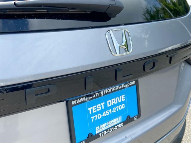 new 2025 Honda Pilot car, priced at $45,680