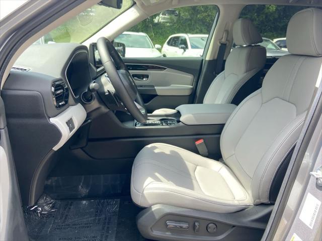 new 2025 Honda Pilot car, priced at $45,680